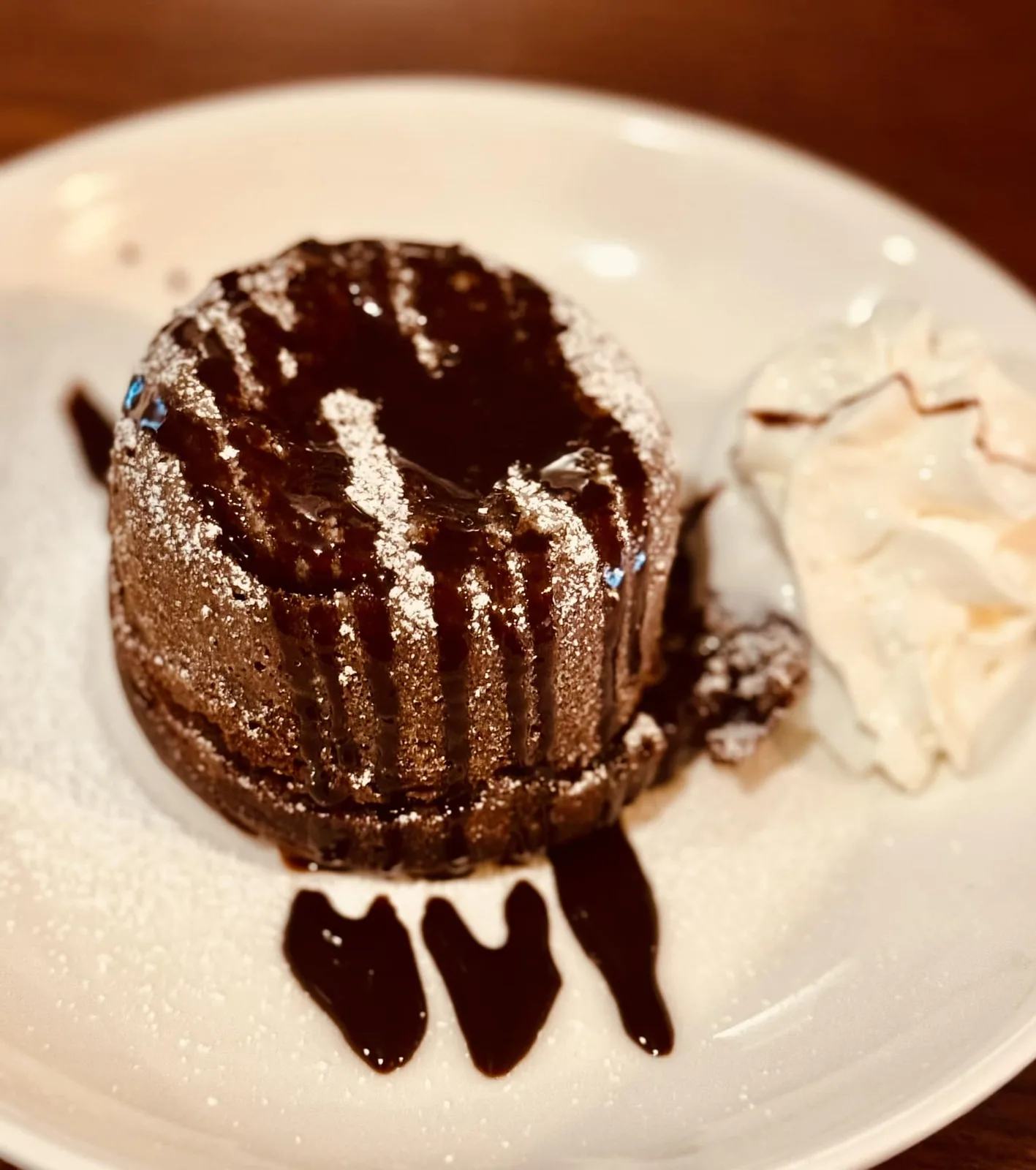 Warm chocolate dessert